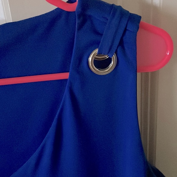 Beautiful Carmen Asymmetric Top! - Picture 7 of 13